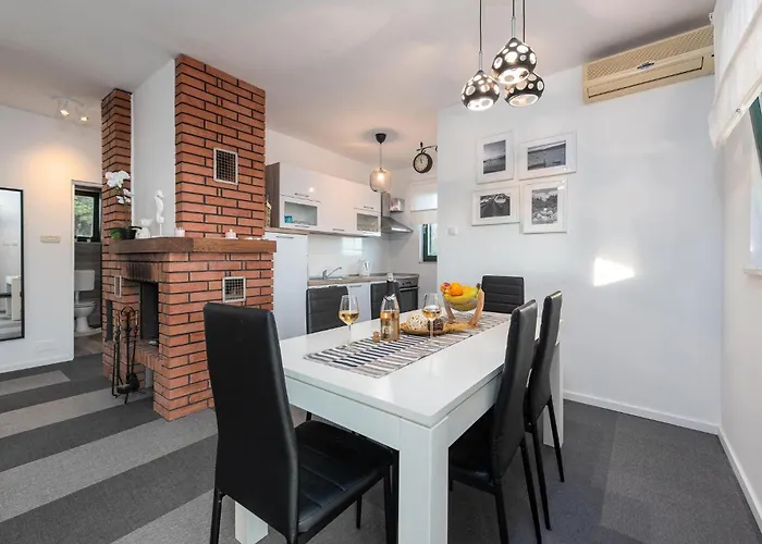 Дом отдыха Lovely In With Kitchen Мандре