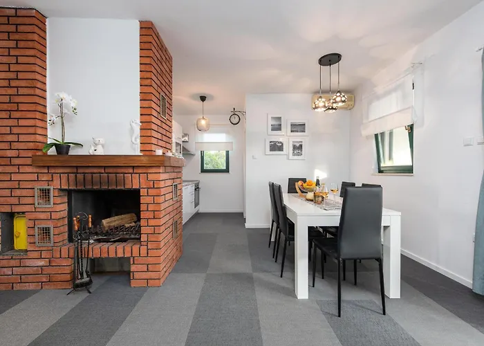 Lovely In With Kitchen